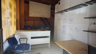 Lloguer Local Comercial a Kalero-Basozelai. Se alquila local al lado del  ayuntamiento de 22 m2. tiene una e
