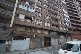 Aparcament cotxe a Centro-Ariz-Uribarri. Se vende parcela de garaje abierta con trastero en la zona de ar