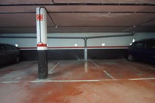 Parking coche en Kalero-Basozelai. Se vende parcela de garaje abierta  en el  kalero para coche med