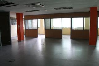 Rent Office space in San Miguel. Se alquila oficina de 210 m2 con sala de reuniones. la oficina d