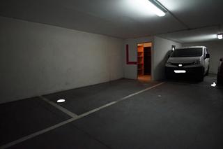 Parking coche en Kalero-Basozelai. Se vende parcela  de garaje abierta con trastero en la zona del