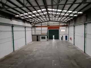 Bâtiment à usage industriel à Sondika. Se vende o se alquila nave industrial de 800 m2 diáfana en berre
