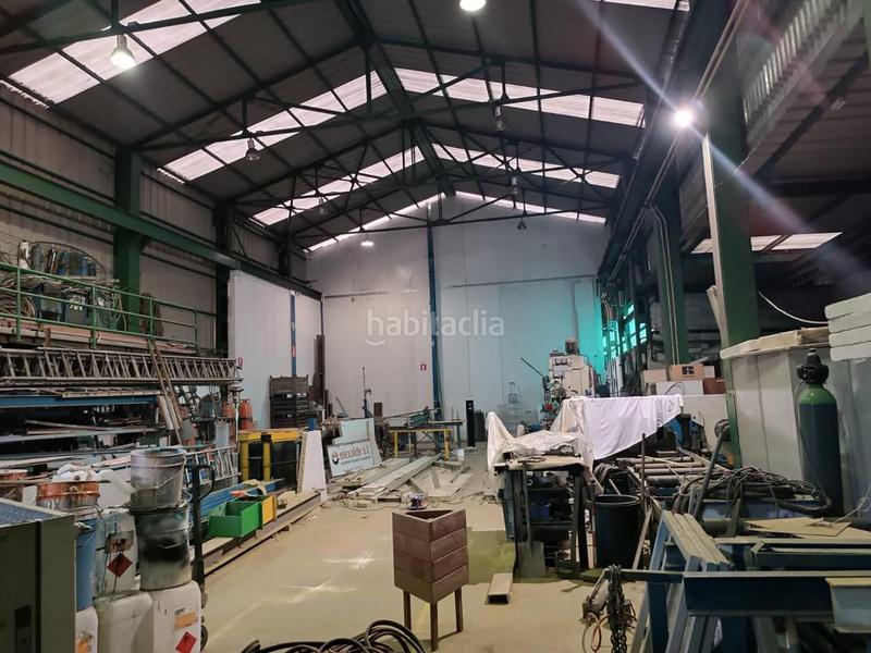 Foto f02919b6-4d20-4b79-bec4-c43dfa3dec16. Capannone industriale in San Miguel Basauri