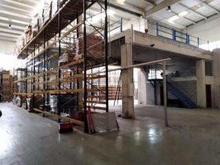 Nau industrial a Abadiño. Se vende o se alquila nave de 2.500 m2 , con 920 m2 de entreplan