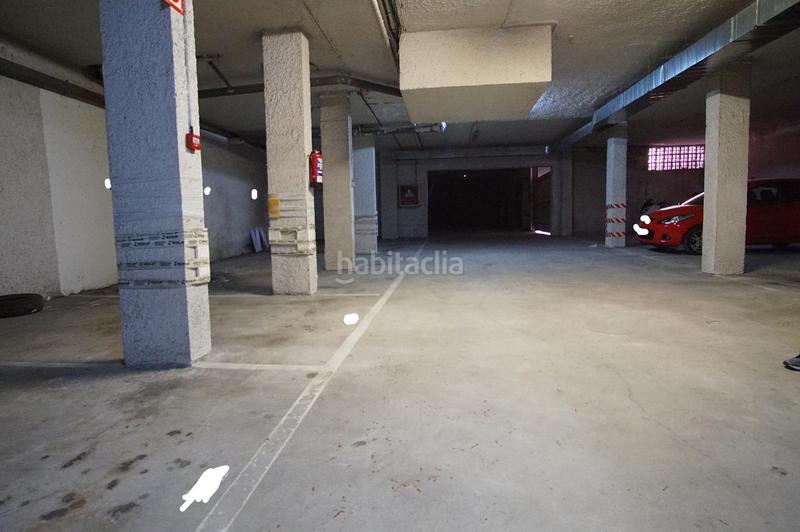 Foto 39320556-ab6c-4da3-8fc8-69a96c7d98c0. Parking voiture dans San Miguel Basauri