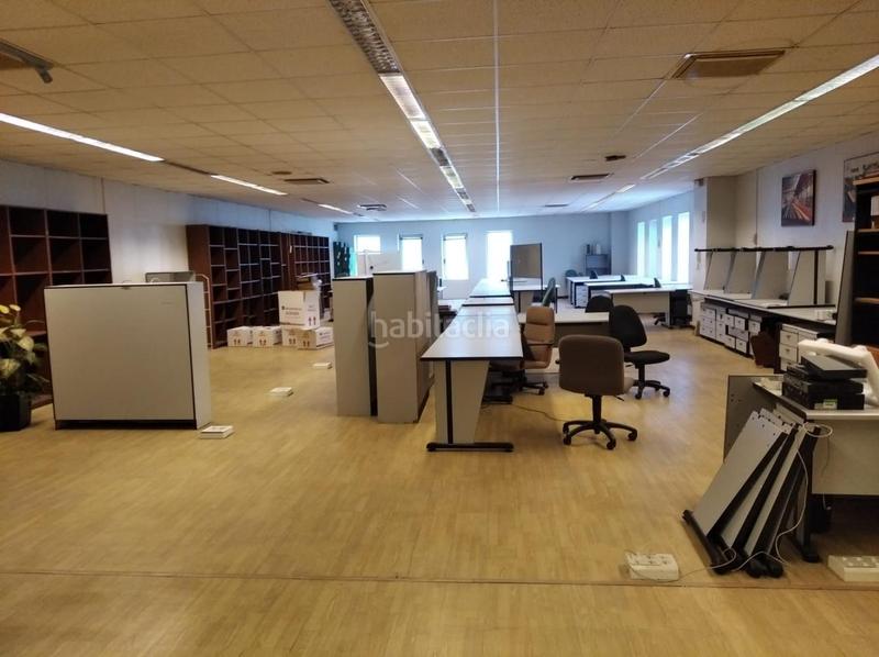 Foto 38fba6f5-74b9-4665-82c3-8b45e3be159b. Bâtiment à usage industriel dans Derio