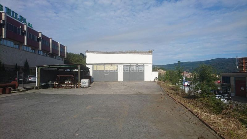 Foto c9b6bddc-c5df-4427-aaa9-4a945be79e28. Lloguer nau industrial a San Miguel Basauri