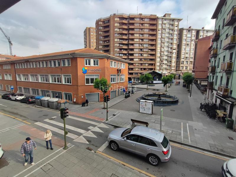 Foto f4430293-c0c7-43c9-a95a-edcbc54673f7. Alquiler oficina  muy centrica en Centro-Ariz-Uribarri Basauri