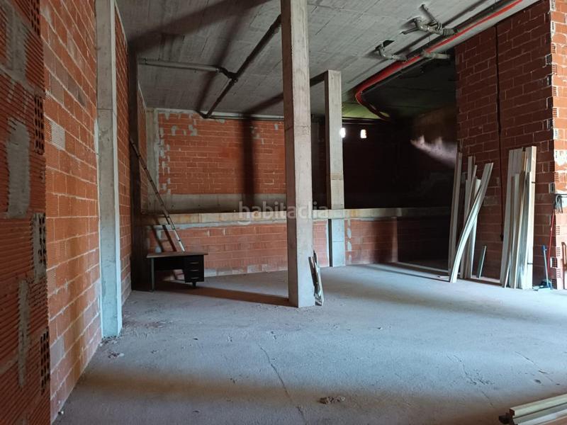 Foto b8e281d2-beb4-4bd7-a59e-4eccad99d61d. Location local commercial dans Urduliz