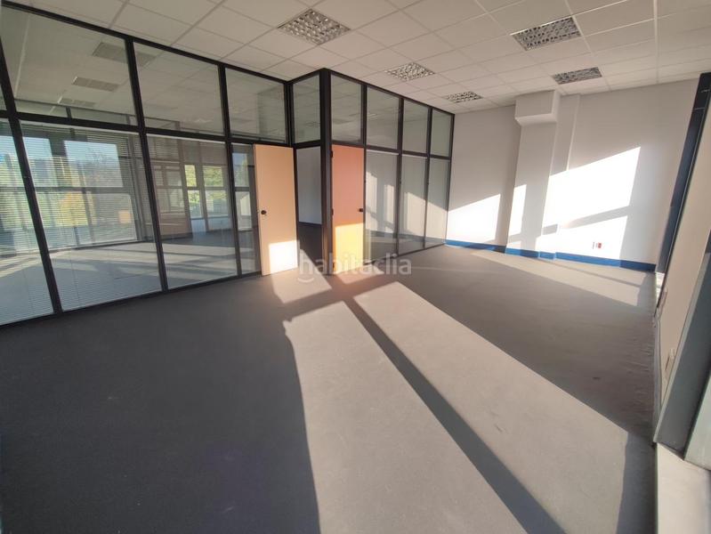 Foto 379fc039-4e99-4fd7-8790-83fee110b9f0. Rent office space in artunduaga kalea 2 in Urbi Basauri