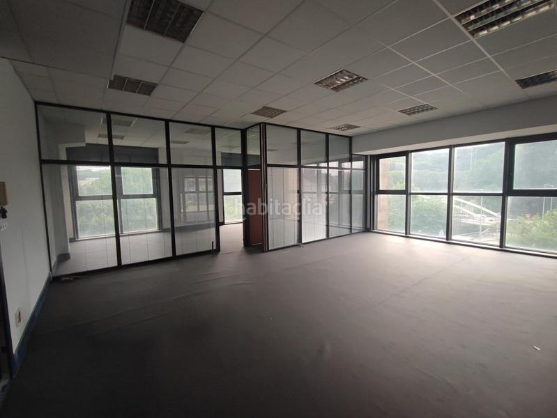 Foto 6735b2a8-4a05-4aea-b809-a1be3708a015. Rent office space in artunduaga kalea 2 in Urbi Basauri