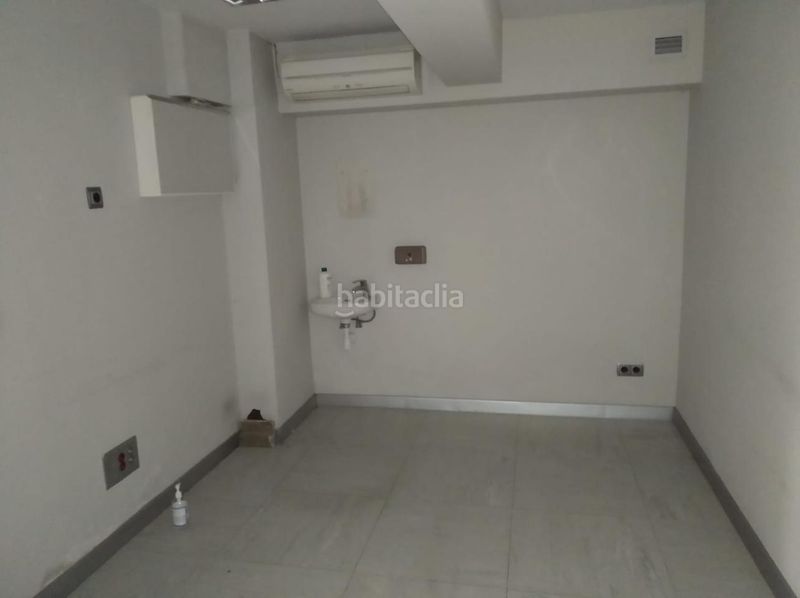 Foto b2a5cb94-980c-43c8-948c-26e98fe72270. Lloguer local comercial a Derio