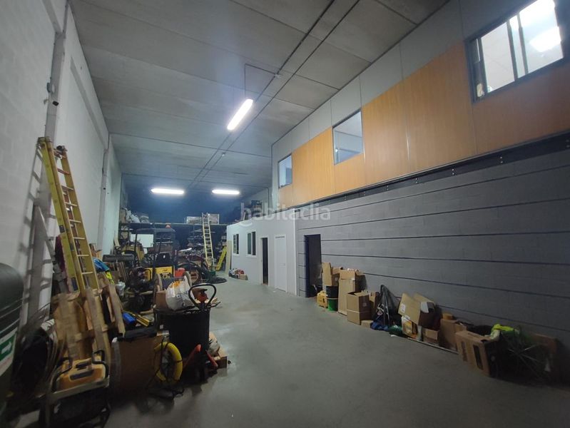 Foto 656288aa-12e4-4cff-bfa6-00c5bcce5c55. Location bâtiment à usage industriel dans Urbi Basauri