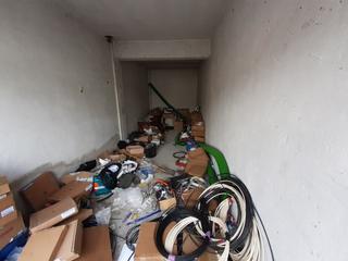 Aparcament cotxe  Loiola ander deuna. Parcela de garaje cerrada para dos coches uno pequeño y otro med