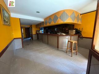 Local Comercial a Urduliz. Local comercial acndiucionado como bar pero sin licencia actuali