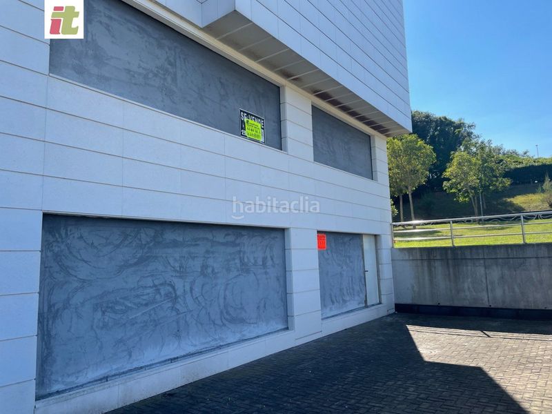 Foto 7b14a7a9-73d3-42fa-b54b-95bf67c2f832. Location local commercial avec chauffage dans Urduliz