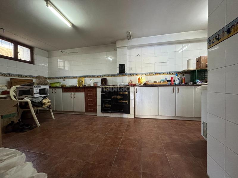 Foto 3ede2880-6a3d-43a4-98db-2040455b267e. Casa pareada bonito bifamiliar en el centro . en Urduliz