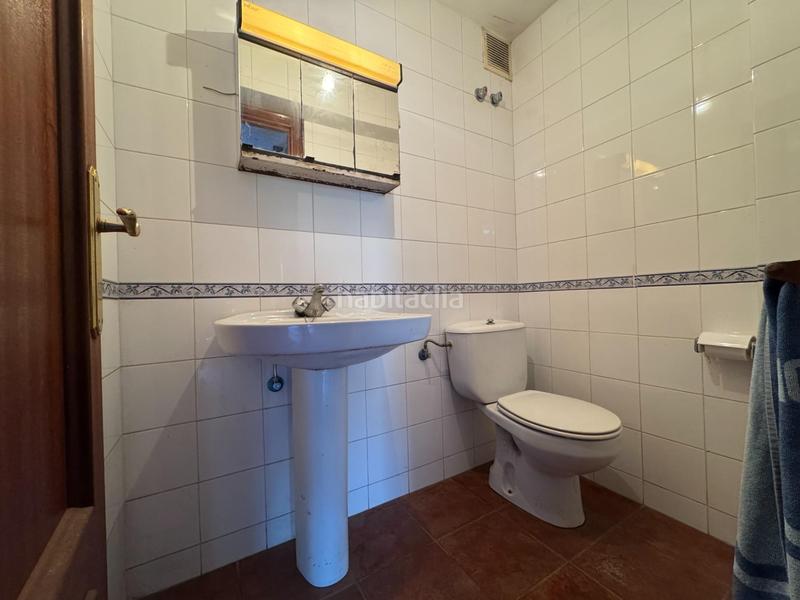 Foto 4a1b7d24-4a33-4411-b19a-6b057d16db4c. Casa pareada bonito bifamiliar en el centro . en Urduliz