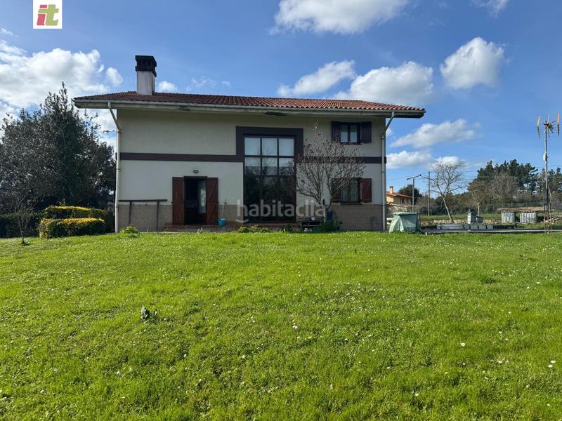 Foto 6f864622-dff1-49f8-a849-6a9a1ecd644f. Casa pareada bonito bifamiliar en el centro . en Urduliz