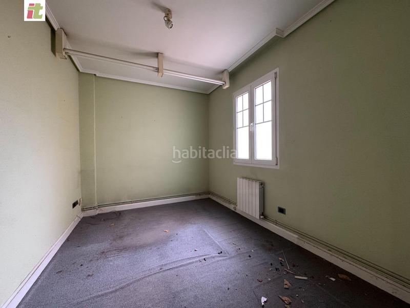 Foto 56d0d93a-9499-4769-91f3-a45f23865a4d. Piso amplio piso, con muchas posibilidades.obra completa. en Getxo