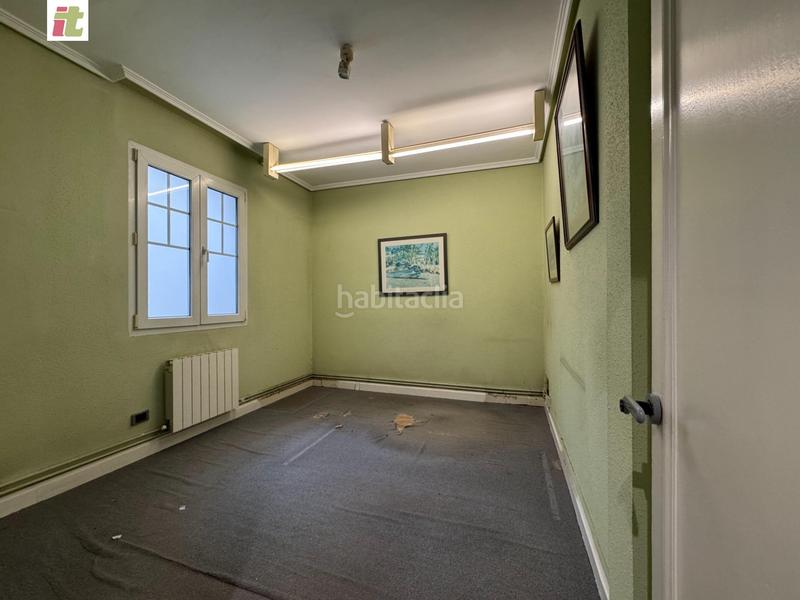 Foto 8a77ad4d-f7e9-4dee-8be4-1aae5f9124fc. Piso amplio piso, con muchas posibilidades.obra completa. en Getxo