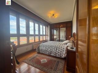 Location Appartement à Santa María de Getxo. Amplio piso en la zona de bidezabal, con 4 dormitorios, 2 baños,