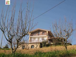 Casa en Urduliz. Precioso baserri en mendiondo.