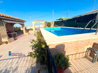 Masia a Vilamarxant. Casa individual con parcela, piscina y buenas vistas