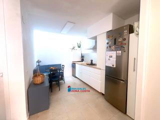 Maison jumelée à Platja de la Pobla de Farnals. Adosado con garaje y piscina