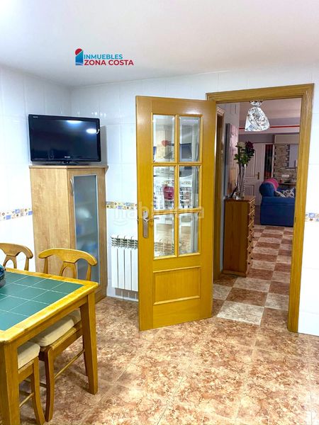 Foto 6a79808e-8796-4f40-a52c-50639f0773e4. Casa adosada en el pueblo, de dos plantas con terrazas garaje y trastero en Vilamarxant