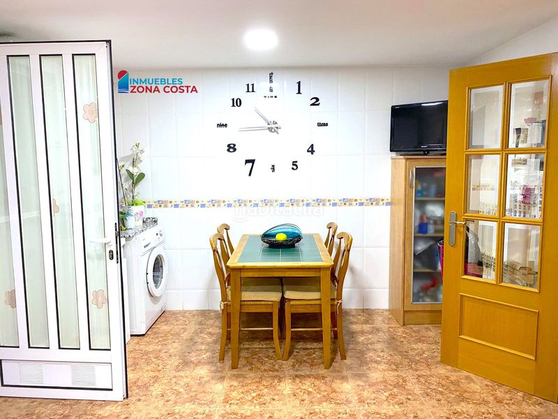 Foto 84e7a25c-603c-41d1-bbcb-456b9de4f893. Casa adosada en el pueblo, de dos plantas con terrazas garaje y trastero en Vilamarxant