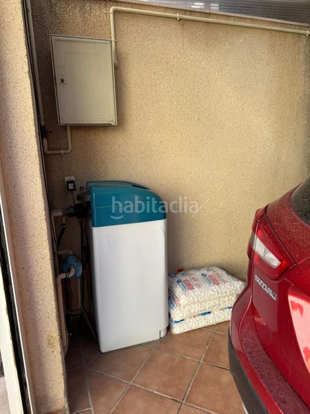 Foto 955e928b-5d41-40da-999d-84b8c77bbf03. Casa adosada en el pueblo, de dos plantas con terrazas garaje y trastero en Vilamarxant