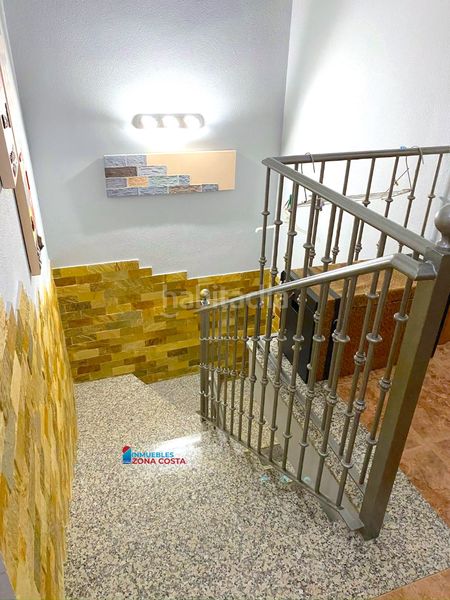 Foto afdfe4d6-3276-402c-8fe9-0e6e445d3f52. Casa adosada en el pueblo, de dos plantas con terrazas garaje y trastero en Vilamarxant