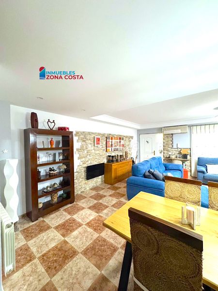 Foto c01f45d1-52b4-44b9-a2d6-6af609d9690a. Casa adosada en el pueblo, de dos plantas con terrazas garaje y trastero en Vilamarxant