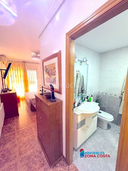 Foto f53a1532-e2b9-4ec3-a638-a59afa23f52d. Casa adosada en el pueblo, de dos plantas con terrazas garaje y trastero en Vilamarxant