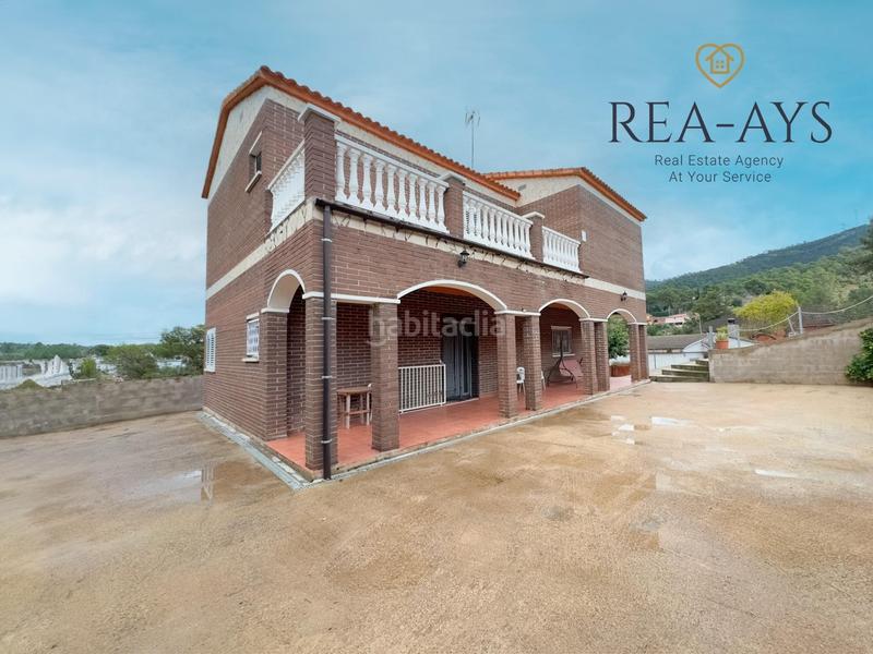 Foto 425d1aa3-19bc-4555-8c71-589094131a7b. Chalet fantástica vivienda en plena naturaleza! en Vallirana