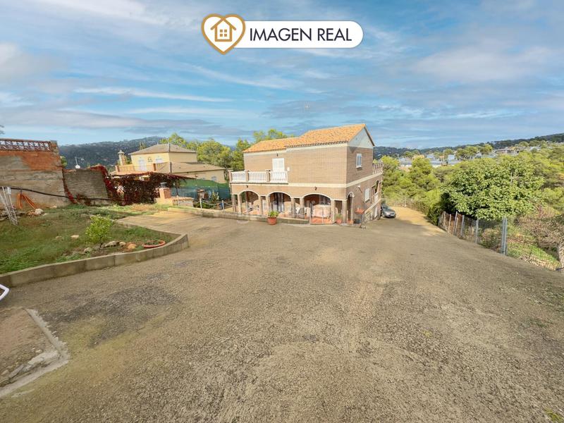 Foto c2ae7680-91b7-4db5-a416-d9f6fa169573. Chalet fantástica vivienda en plena naturaleza! en Vallirana