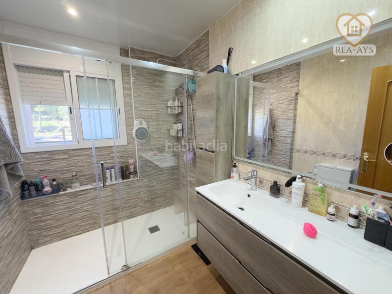 Foto 7ecf7b6e-fece-4d72-ae58-b6b5f1b97001. Chalet  independiente con domótica y piscina de agua salina en entorno tranquilo en Vallirana