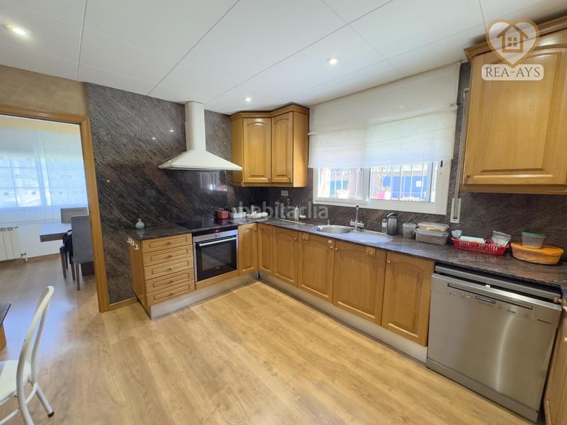 Foto a7ceb2a4-e46b-45cf-99c7-f3847c349c42. Chalet  independiente con domótica y piscina de agua salina en entorno tranquilo en Vallirana