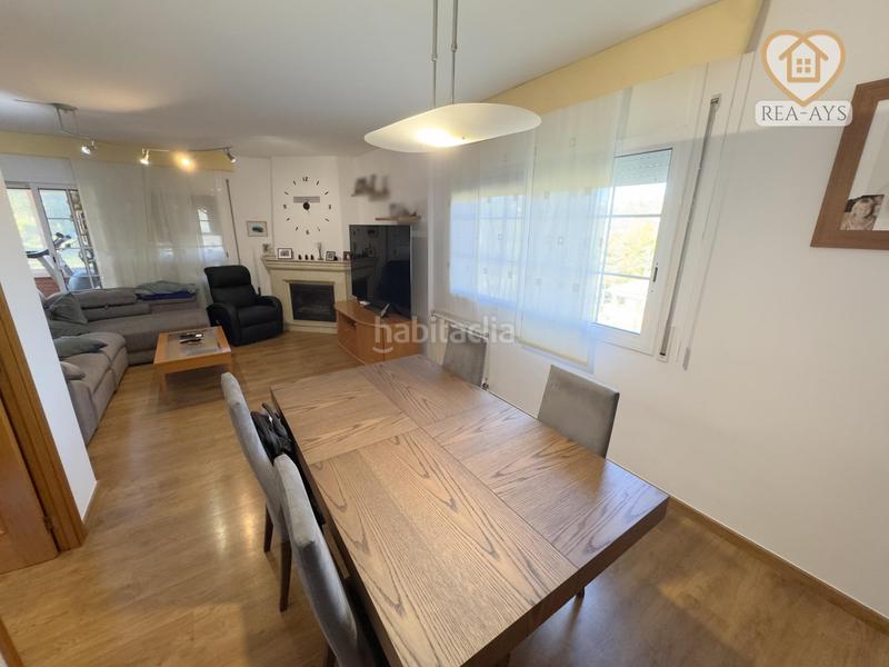 Foto d528aaf2-5768-404f-a86d-978842fcd9e1. Chalet  independiente con domótica y piscina de agua salina en entorno tranquilo en Vallirana