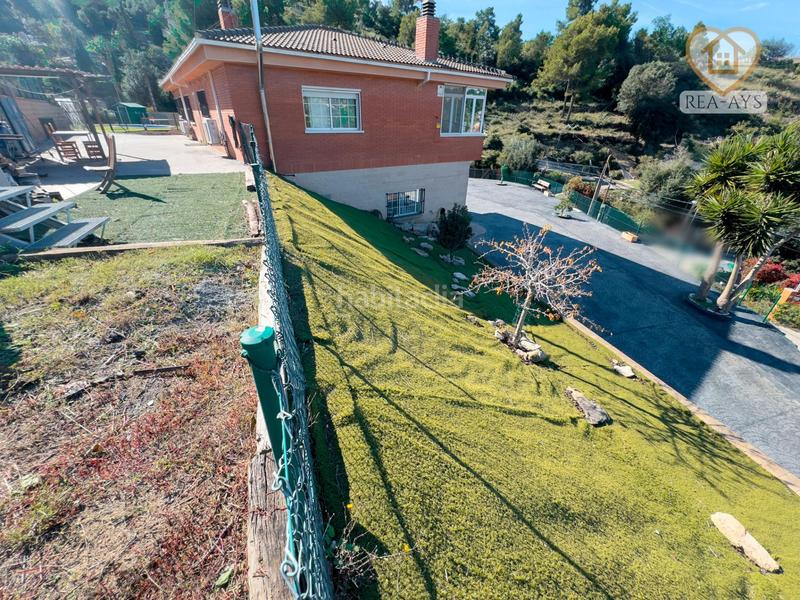 Foto f6dd8767-6071-497c-bfd0-30b06d7f4211. Chalet  independiente con domótica y piscina de agua salina en entorno tranquilo en Vallirana