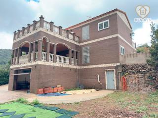 Xalet a Olesa de Bonesvalls. Fantástica vivienda en plena naturaleza!