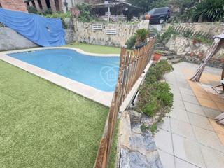 Chalet in Olesa de Bonesvalls. Casa de 2 plantas con piscina y gran parcela en plena naturaleza