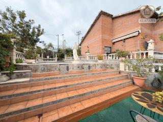 Chalet en Sant Vicenç dels Horts. Casa en sant vicenç dels horts con piscina y amplio garaje