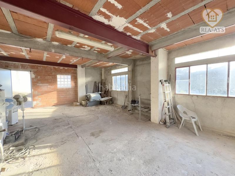 Foto 6478bb76-5d46-472c-902f-2d7a44b667be. Xalet amb calefacció aparcament piscina a Cervelló