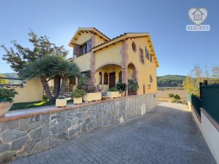 Chalet in Albinyana. Casa aislada a cuatro vientos en albinyana tarragona