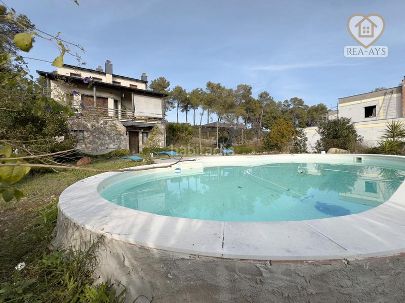 Foto 07512f1c-1661-491a-8446-4fb925e00439. Chalet avec chauffage parking piscine dans Vallirana