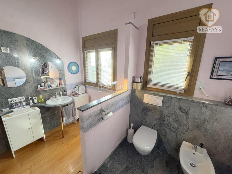 Foto 678e37ec-df01-4f59-b436-f7cd9fa224ef. Chalet avec chauffage parking piscine dans Vallirana