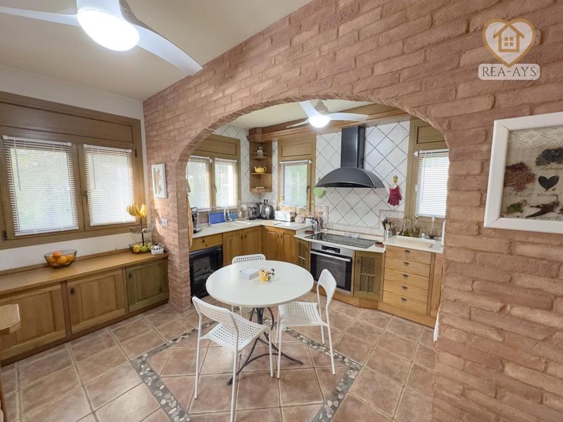 Foto c257c36d-9cda-4e67-b69f-f18b0a50f7c8. Chalet avec chauffage parking piscine dans Vallirana