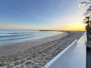 Appartement  Carrer josep tarradellas de. Piso reformado en 2ª línea de mar  cubelles   barcelona